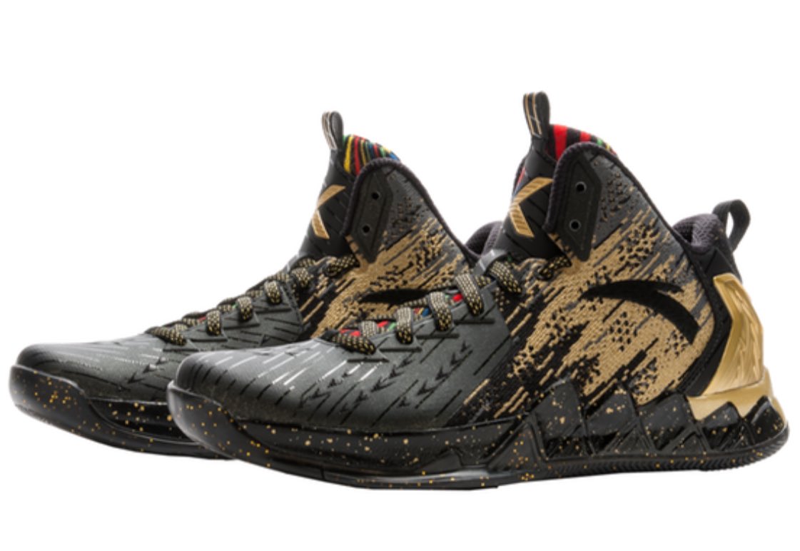 chris thompson running shoes