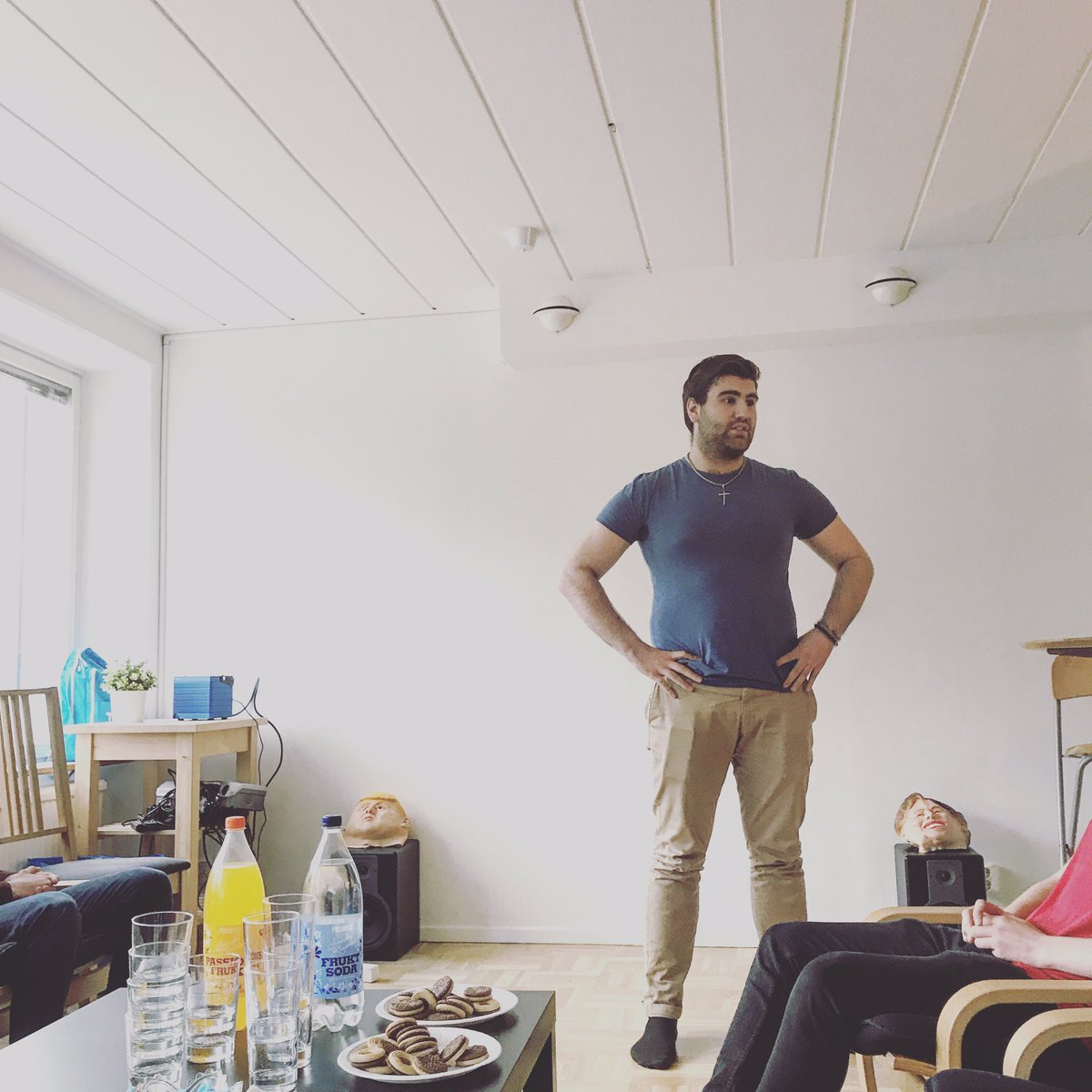 MUFOrebro's tweet photo. Idag är @SavoSevic Riksordförande för @msuswe på besök och talar om hur man lyckas med värvning! 🔥 #mufswe https://t.co/wUXm1dWoPF