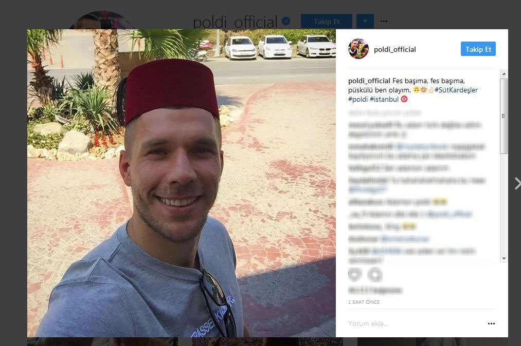 Fanatik Lukas Podolski Fes Basima Fes Basima Puskulu Ben Olayim Sutkardesler Poldi Istanbul