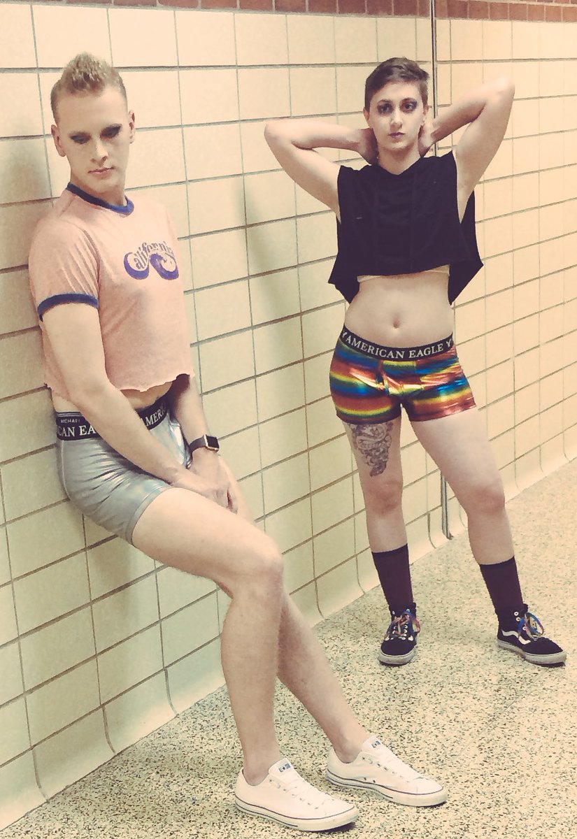 jdoodlez's tweet photo. #boyswillbeboys #art #models https://t.co/Th0iaRA0yr