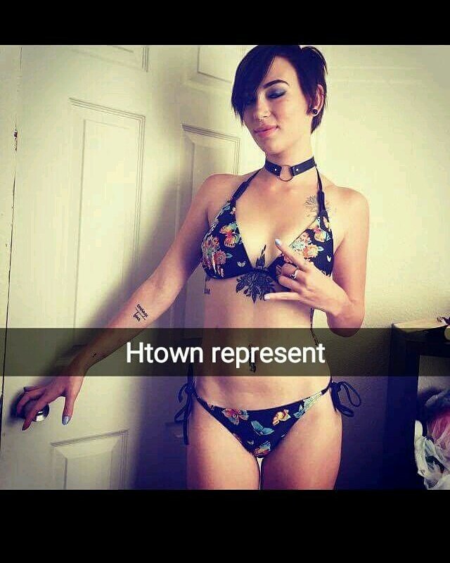 StinaTay420's tweet photo. Represent. Gotta represent #represent #bikini #summer #tattoos #girlswithtattoos #russiangirls #pixiecut #htown #houston #texas #followme https://t.co/qgH8HIN3Wr