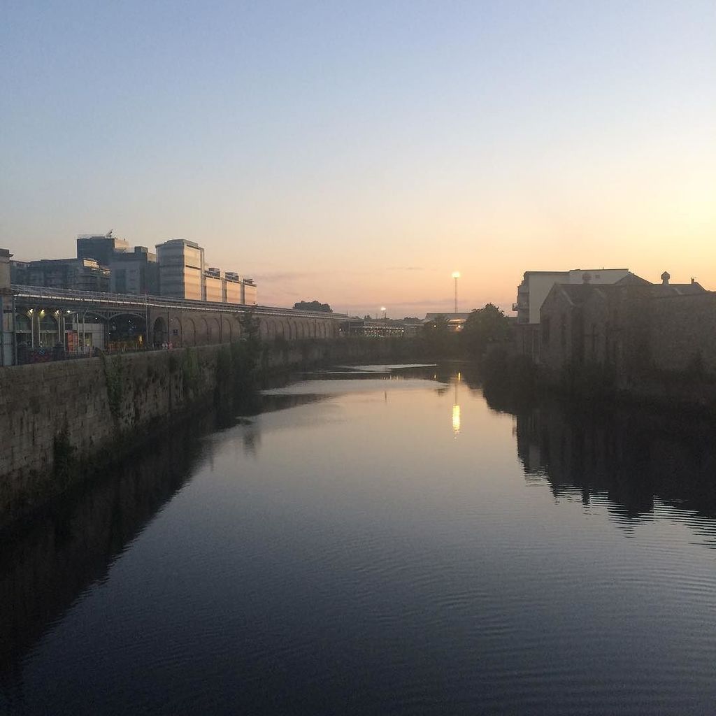 DinoButorac's tweet photo. River Liffey goes to sleep. https://t.co/9OG8ZiuFBB