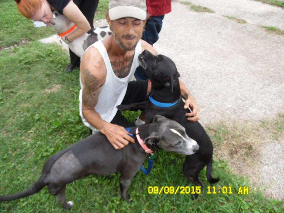 JurassicBark_'s tweet photo. Homeless have the right to LOVE a pet ! Blackie,TASED by HPD and Missing.Where is the accountability by HPD #WheresBlackie, #wheresBlackie https://t.co/gBXF7JL4VP