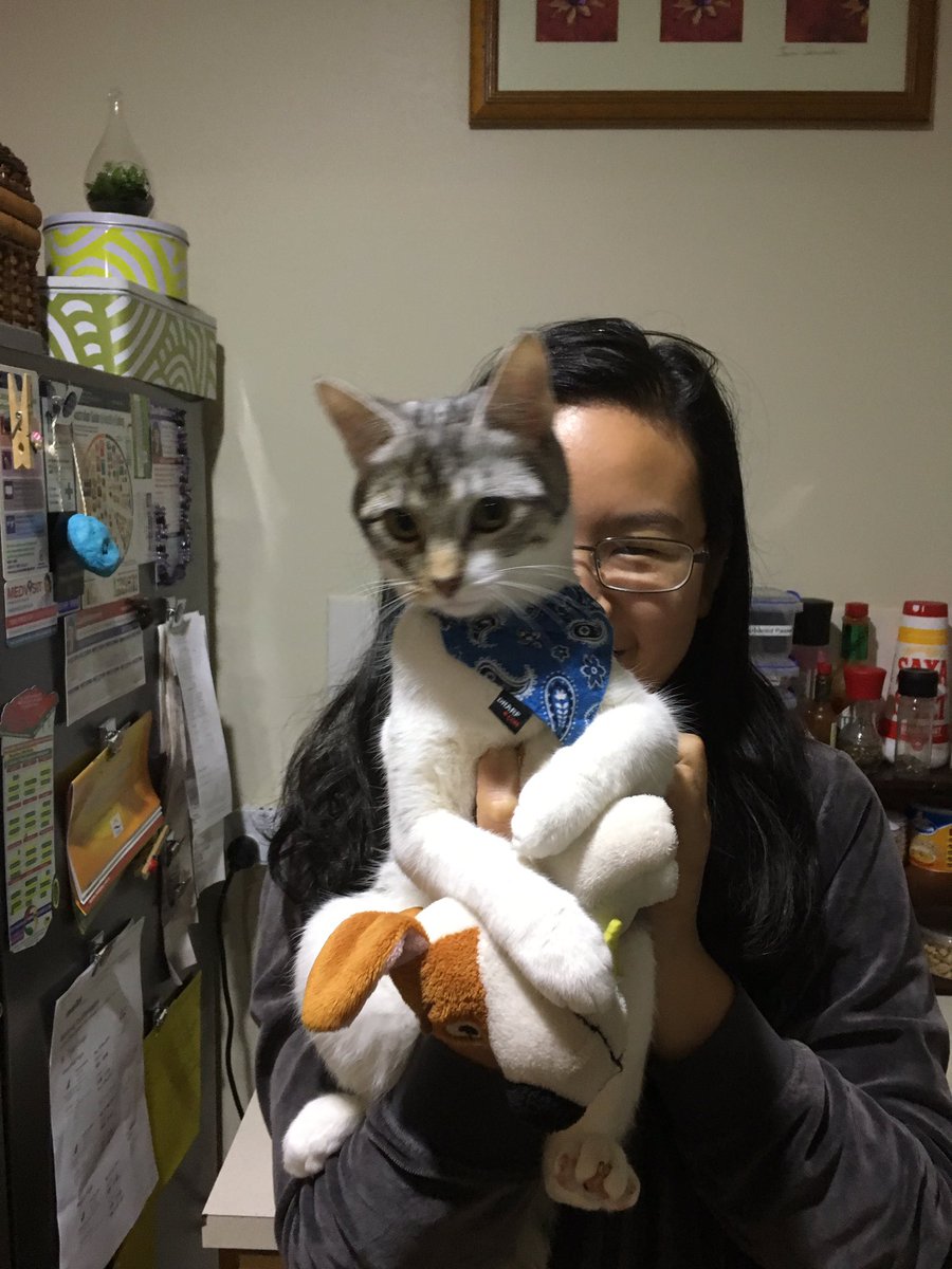 #ToughChweong cuddling her mom and soft toy at the same time.