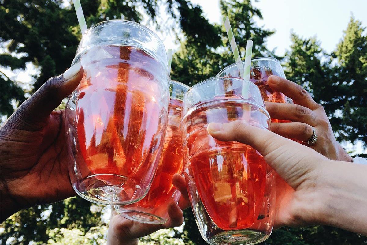 EdWilliamAbides's tweet photo. Snag a Free 24-Ounce Iced Tea From Teavana This Friday Only — Here’s How https://t.co/FeOH6A01NG #money https://t.co/3Ppg0i16Zx
