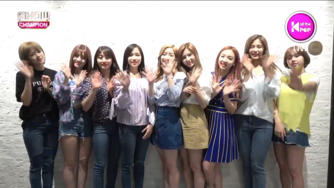 dailyhiraimomo's tweet photo. Congratulations to TWICE for #SIGNAL1stWin and #SIGNAL2ndWin! Let's win some more! https://t.co/1uekL4TXo2