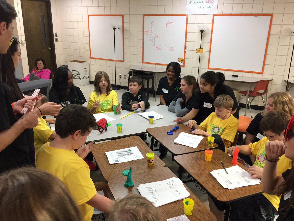 SueSpeirs_RT's tweet photo. Build a leg with and without a straw and learn the importance of the structure given by the skeletal system PhUn Day @GPNHS @APSPhysiology https://t.co/SVQhipLFhR