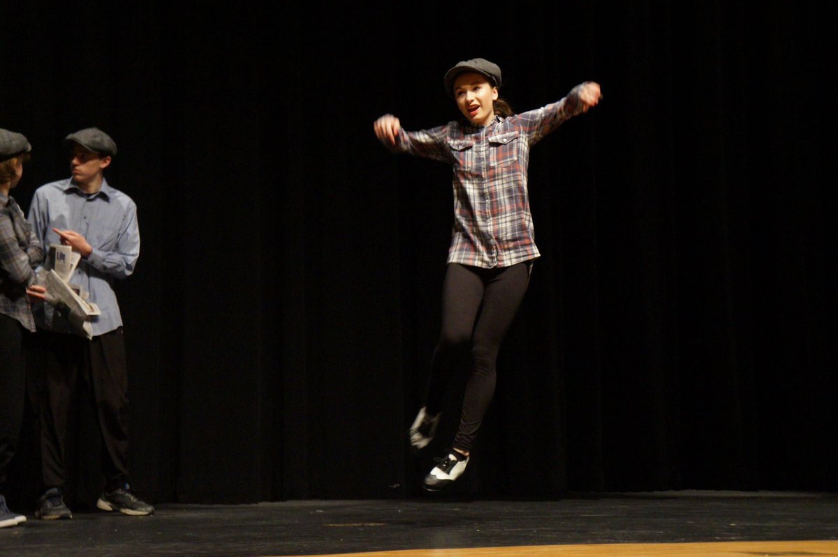 FreestyleDAPA's tweet photo. Happy #NationalTapDanceDay 🎶😊👞👏🏼 #FDAShowcase17 #dancelife #carryingthebanner #newsiesforever https://t.co/qKOFM18dQF