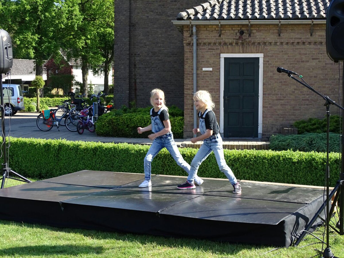 MvBurgsteden's tweet photo. Wat een Hemelse Ochtend bij het Hemelse Ontbijt in #Bentelo! #heerlijkeeitjes, #topartiesten, #schatzoeken #gezelligheid #mooieroutes https://t.co/6h5bmkvI0S