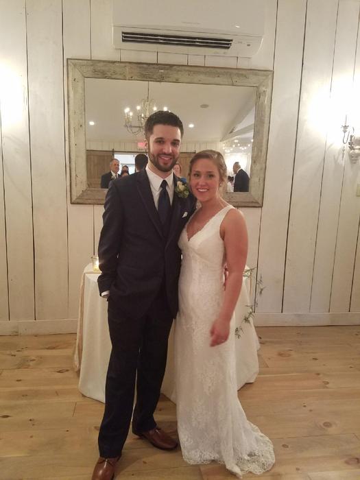 ConstantinosPA's tweet photo. We catered the wedding of the new Mr. and Mrs. Ziller on Saturday, May 20th at Whitewoods Weddings. Congratulations to Brian and Gina! https://t.co/OrIljksWEH