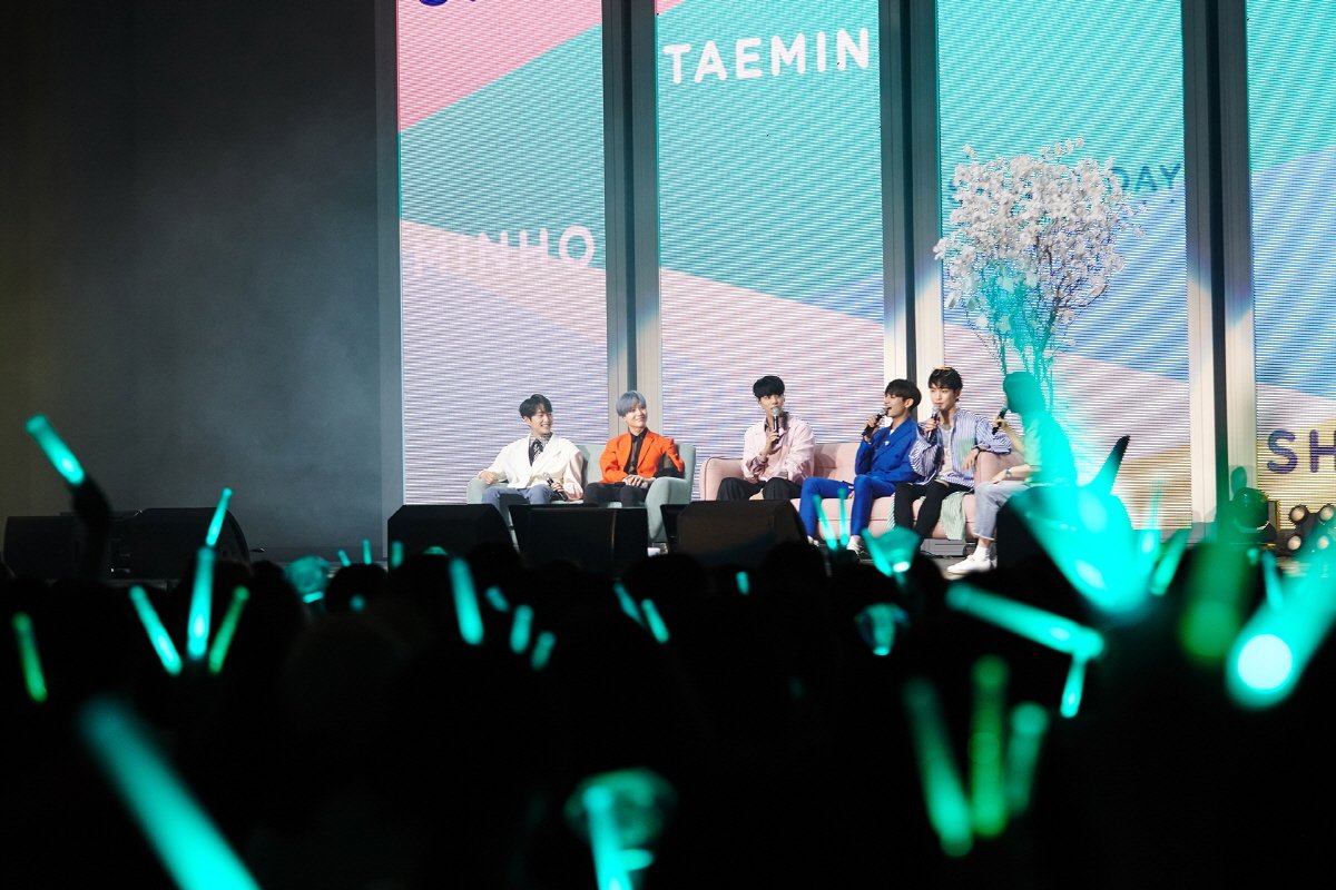 TSWMFanclub's tweet photo. Fotos tomadas el 21 de mayo con el brillante #SHINee 💎 #9aniversario #SHINeeDay #SHINe9DAY #9파티 #굿파티 #525
Cr.SHINee Vyrl
#9YearsWithSHINee https://t.co/QvgYLTeBWr