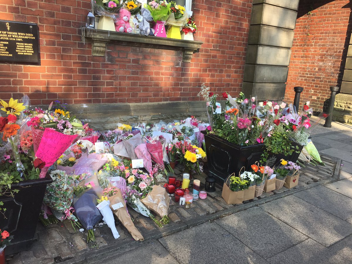 So moving to see the tributes in Royton for Alison &amp; Lisa Praying for all friends and family #loveManchester❤️