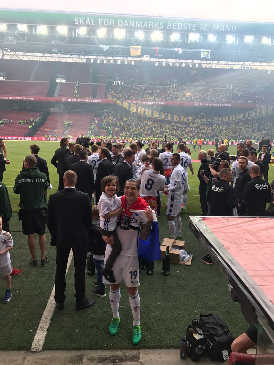 PABLOLEYESG's tweet photo. #FCCopenhaguen con Federico Santander jugando los 90', anotando 1 gol, derrotó 3-1 a #BrøndbyIF y se consagró campeón de la #DenmarkCup https://t.co/h3d3WGhY6Y