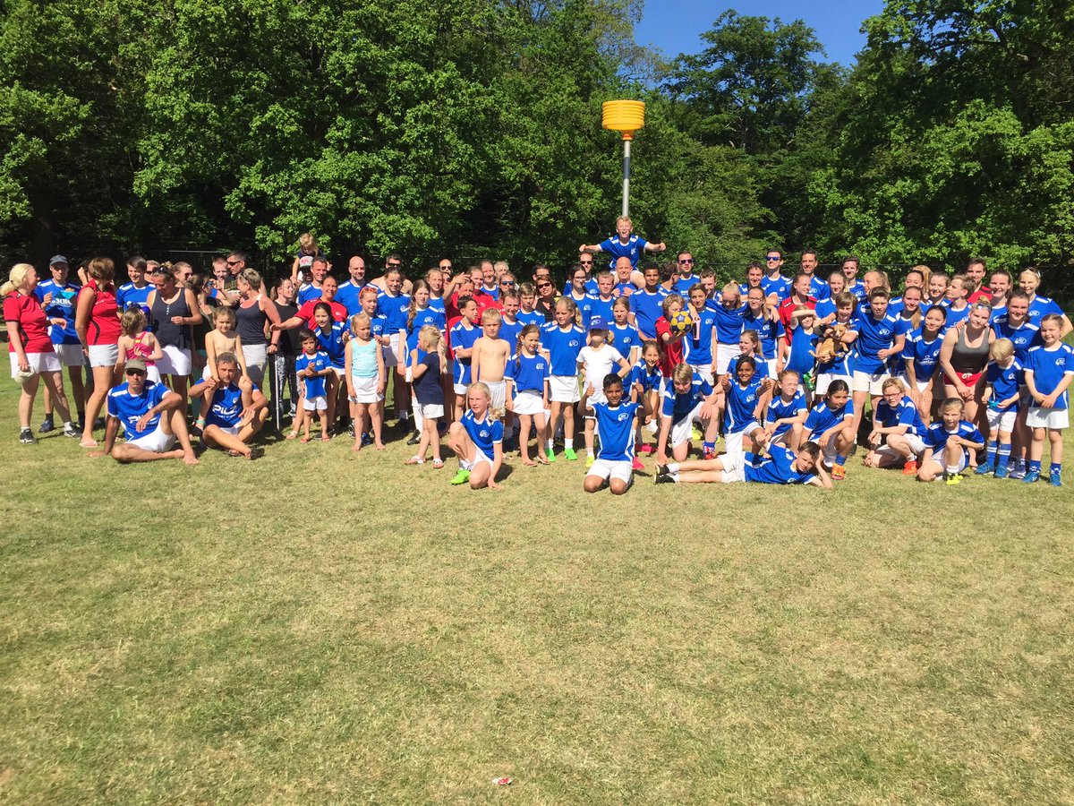 RDZ na een toptoernooi met vele teams uit het hele land. Zo'n 900 korfballers bij elkaar.