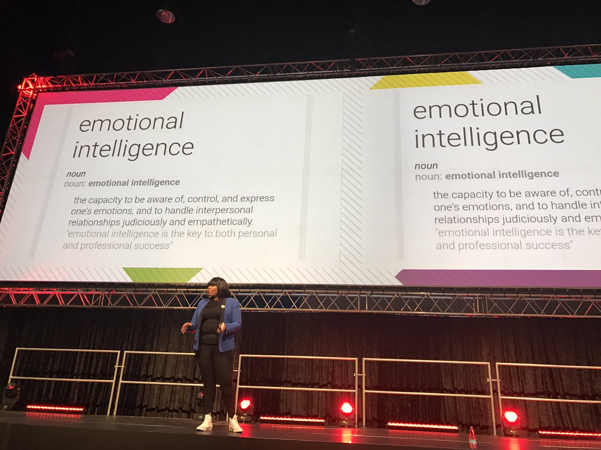 SuitsSneakers's tweet photo. And @Anele is finally on stage... She just has a way about her that makes us smile! #SuitsSneakers5 #Makro https://t.co/NIzTN158Nk