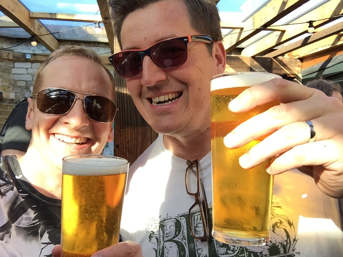 CharlieH303's tweet photo. Hey @WHCGolf it wouldn't be the golf day without the pre day social #itsbegun #captains #hometeam #awayteam https://t.co/nzL8tH2VSS
