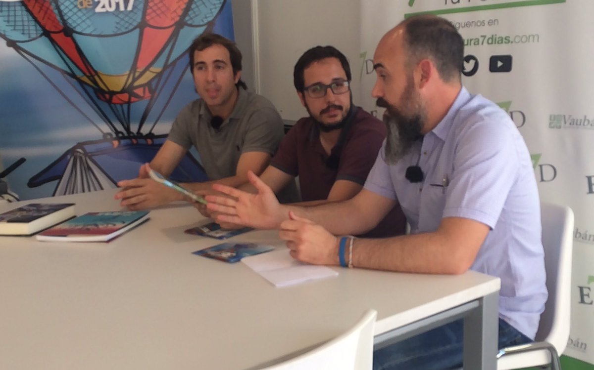 FLBadajoz's tweet photo. En unos minutos, Álvaro Roa y Fernando D'Amico presentan #HappyFootball en la carpa del Ayuntamiento. https://t.co/H3vf993lnF