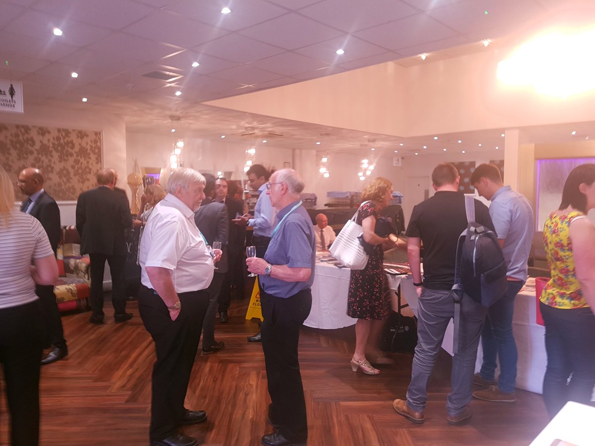 CILuton's tweet photo. A warm welcome to everyone that are here tonight! #CILuton #LutonCurryClub https://t.co/2OV2N4ZPHf