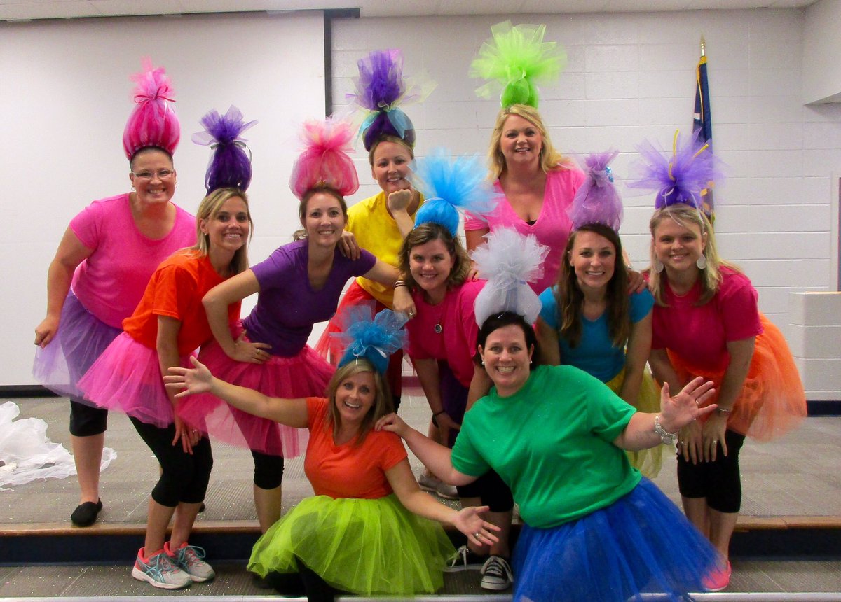 stacianuessle's tweet photo. Teachers at @AikenELExplorer know how to HAVE FUN on Field Day!  #aesfamily #hairup #trolls #wenailedit #allforthekids https://t.co/maFohaJLMH