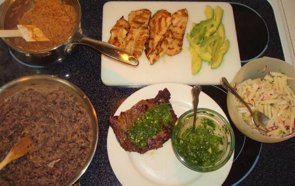 debra_caffrey's tweet photo. Does #mealprep seem overwhelming? Use this handy guide to help. #dinnerisready #foodblogger #mealplanning https://t.co/Y4yCU0rq7B https://t.co/tRmUGbpblH