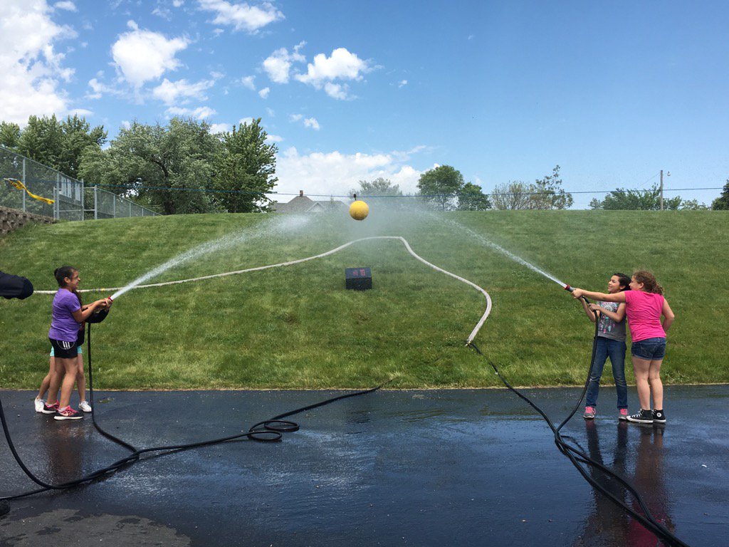 4thIrvHawks's tweet photo. PBIS reward day! Thanks SCFD! https://t.co/e7fDWNV3da
