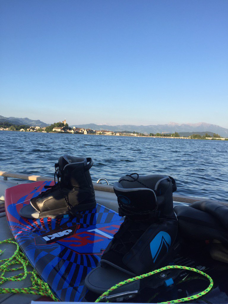 cy_maag's tweet photo. Day off #lakeofzurich #relax #wakeboarding #rapperswil https://t.co/aqcEVMPMIT