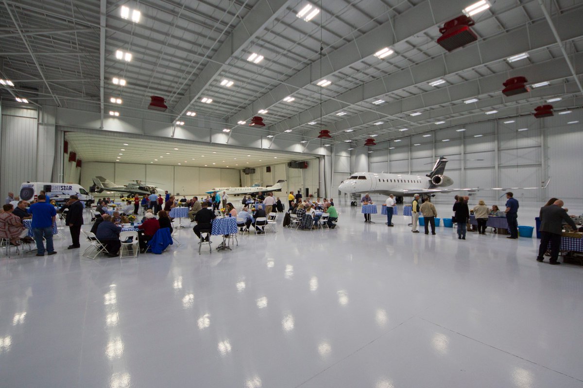 FlightstarCMI's tweet image. It's official! We cut the ceremonial ribbon last night to officially open our Hangar 10 facility. Thanks to all that attended #2many2name