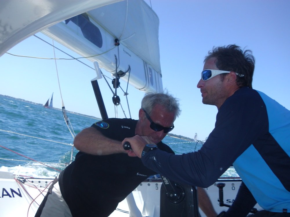 [<a href="/ArMenRace/">ArMen Race</a>] "Les conditions de mer et de régate sont parfaites. On va essayer de protéger la première place le mieux possible." #Regate