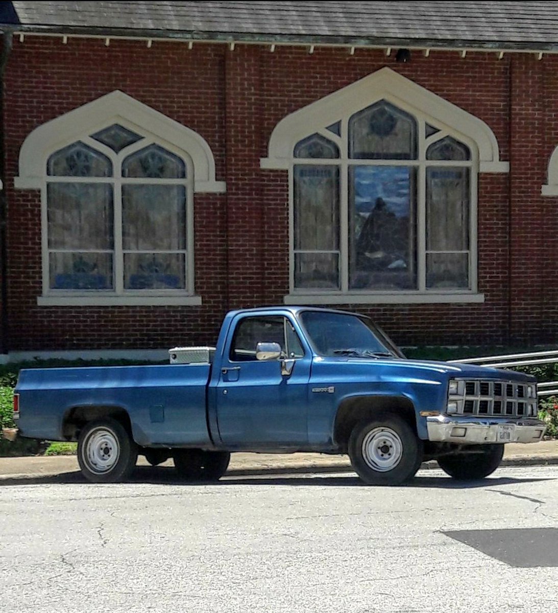THROWBACKTRUCKS's tweet image. From @tjgudd96 #GMC