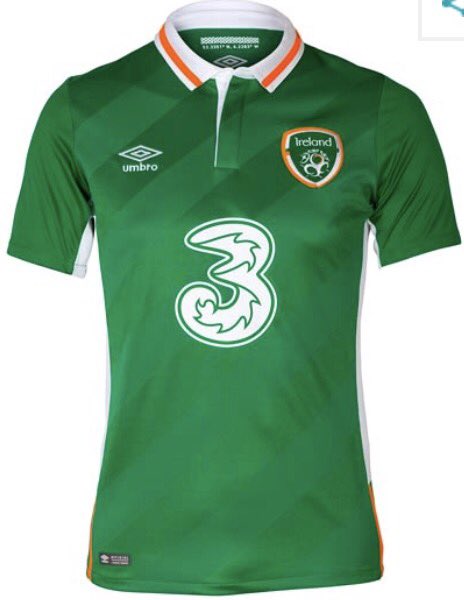 UmbroIreland's tweet photo. WIN- To celebrate IRELAND Home, Away &amp; GK KITS being 50% OFF on https://t.co/XxEqw8kQL4 RT this and you could win a signed shirt #COYBIG https://t.co/RAnCLRQWP9