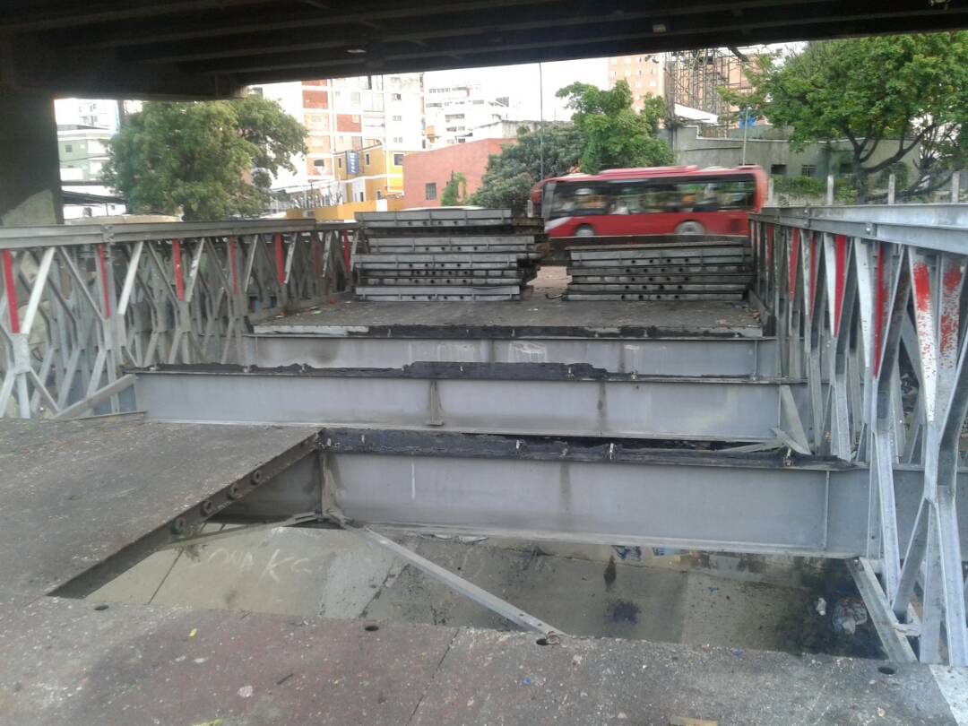 marlyflow_jsian's tweet photo. Son unos genios. La #Resistencia les tiene una sorpresa más creativa y constructiva. 

El miedo es libre.

#VanACaer https://t.co/ygp9rXgEwz