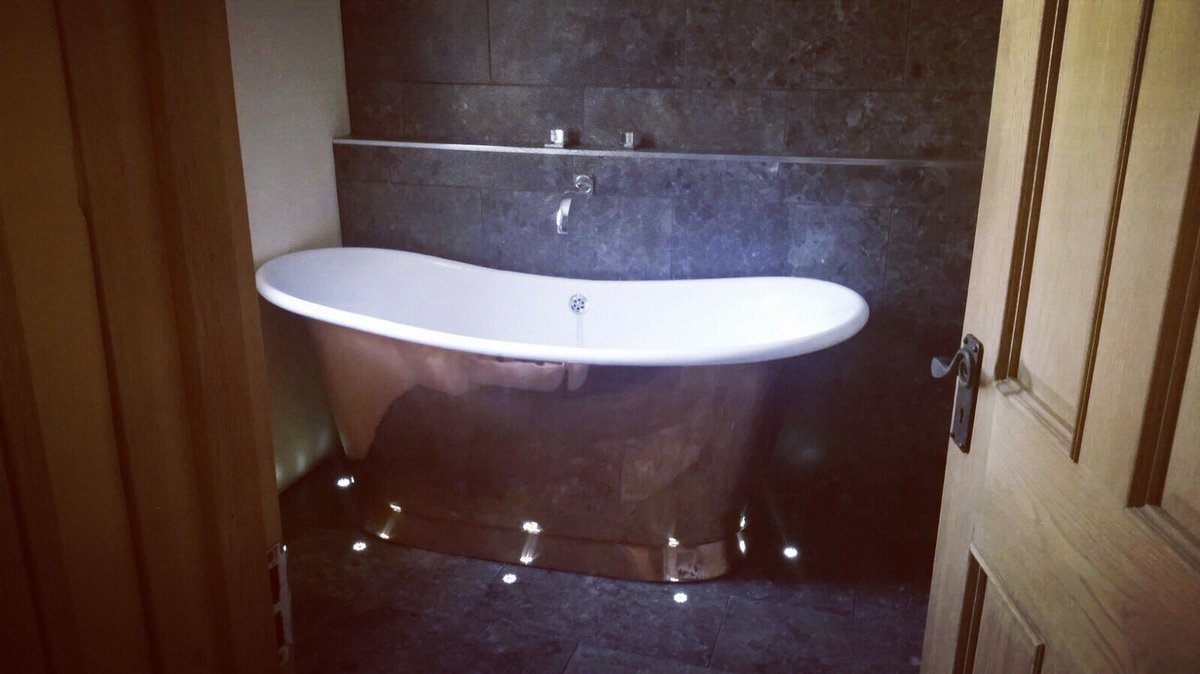 Who else LOVES this bathroom 😍 retweet! #nrgcentreltd