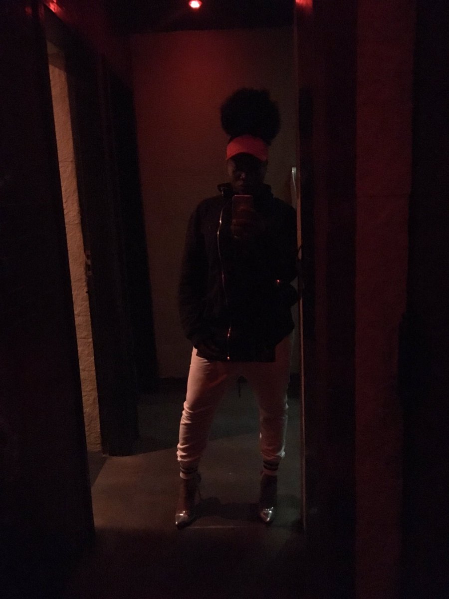 Officialgreyc's tweet photo. WHen you have too much sauce and juice in you !!! #staywining https://t.co/V8284aKTpq