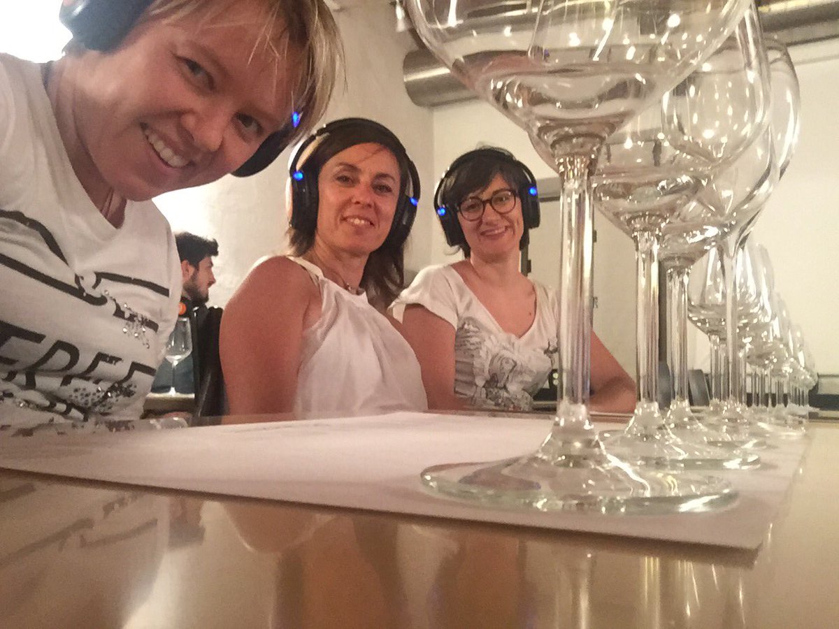 Degustazione #divinisensi a <a href="/palRoccabruna/">Palazzo Roccabruna</a> per #mostravinitrentino. Un'esperienza originale! #trentinowinefest #mostravini <a href="/Food2T/">Food2Taste</a>