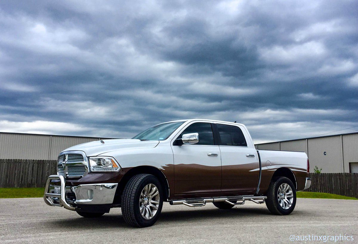 CenTXCollision's tweet image. When the sky gives you the perfect backdrop&amp;gt;&amp;gt;
#austinxgraphics #austintx #customgraphics #texasweather