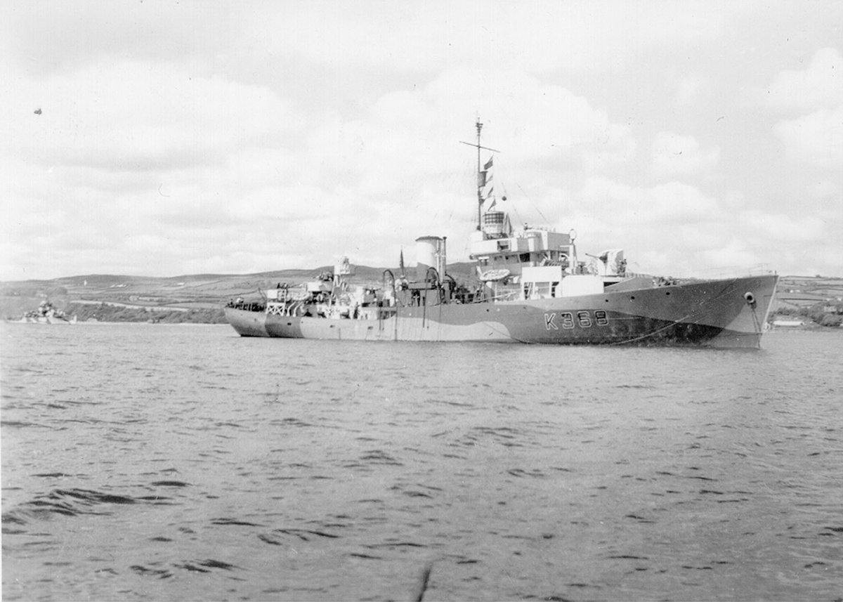 RLitwiller's tweet image. Fresh Paint HMCS TRENTONIAN #WesternApproaches Disruptive 7/44. @RLitwiller #RCNavy Collection. #potd SEE ow.ly/W48T30c2QgG