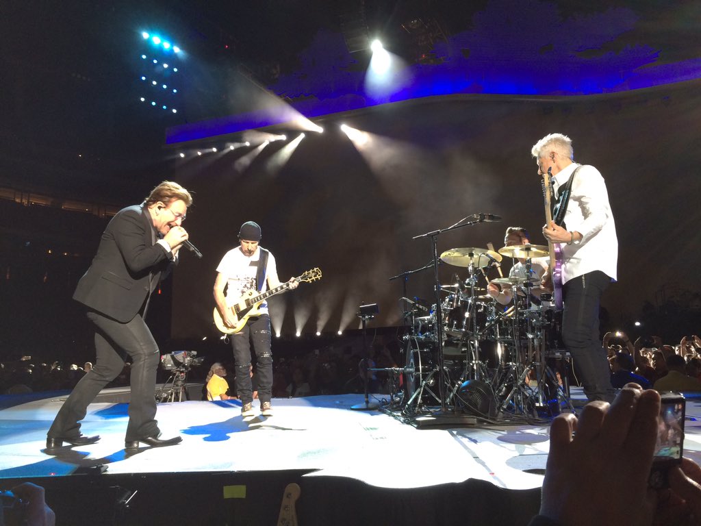 Derbie7's tweet photo. Little Things.... #U2Houston #U2TheJoshuaTree2017 #U2 https://t.co/9TXDgbSYHb