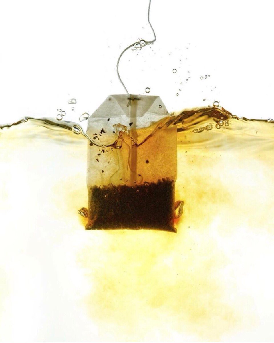 HeartOfTea's tweet photo. #ThirstyThursday calls for some #tea, don't ya think? 😏 #HeartOfTea. Photo by @Tea_blossoms https://t.co/lLEyZLIKhq