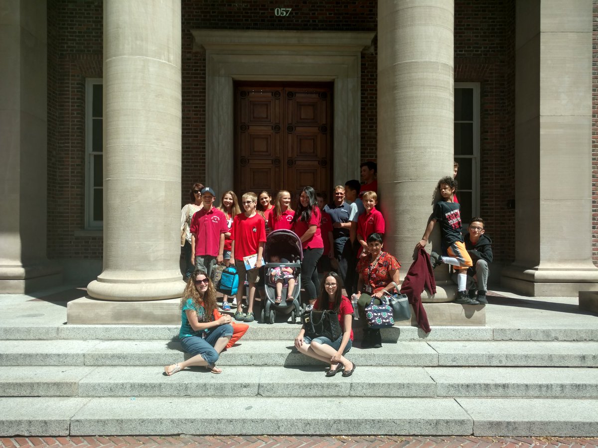 AmandaDeniseJo2's tweet image. Middle School Field trip unr @Excelwarriors  #excelwarriors