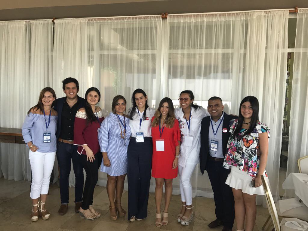 samuelazout's tweet photo. Felicitaciones #FCCTeam por el éxito del #ForoJovenesFCC #UnEquipoParaSoñar https://t.co/qmsaFdD89A