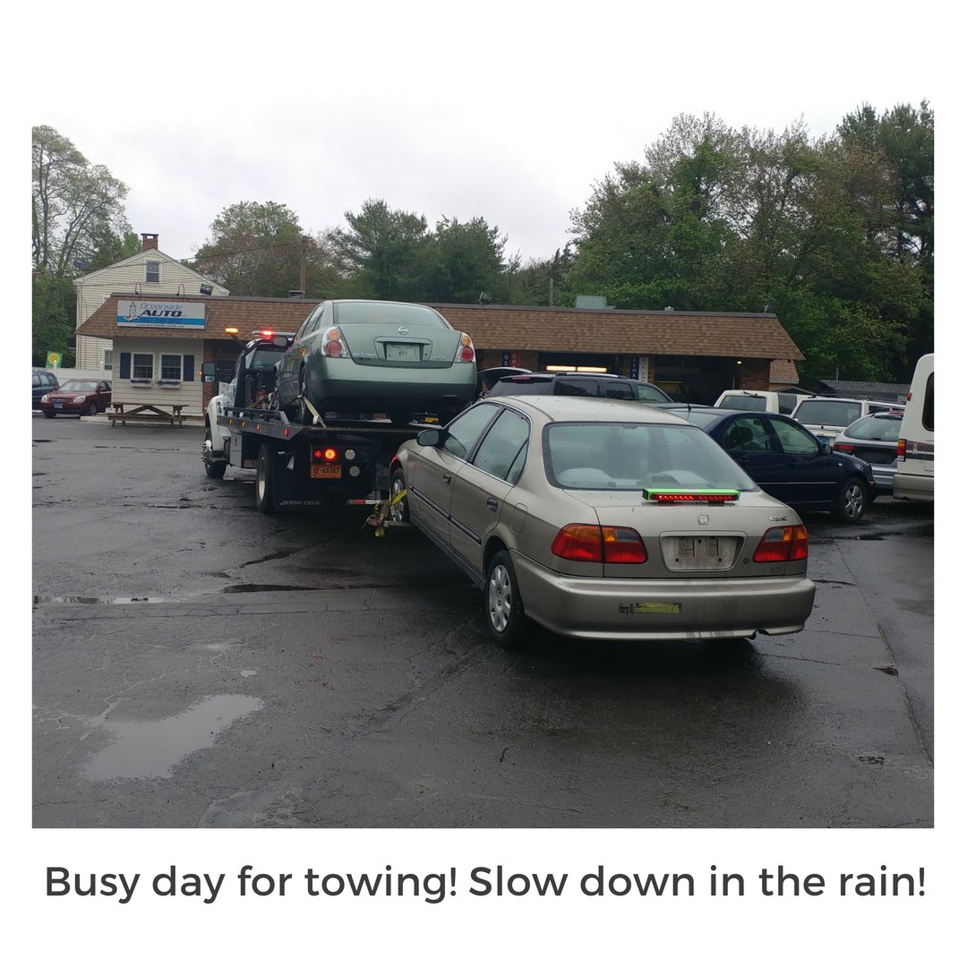 Oceanside_Auto's tweet image. Don't end up like these cars! Go slow in the rain. #roadsafety #doublehook #accident