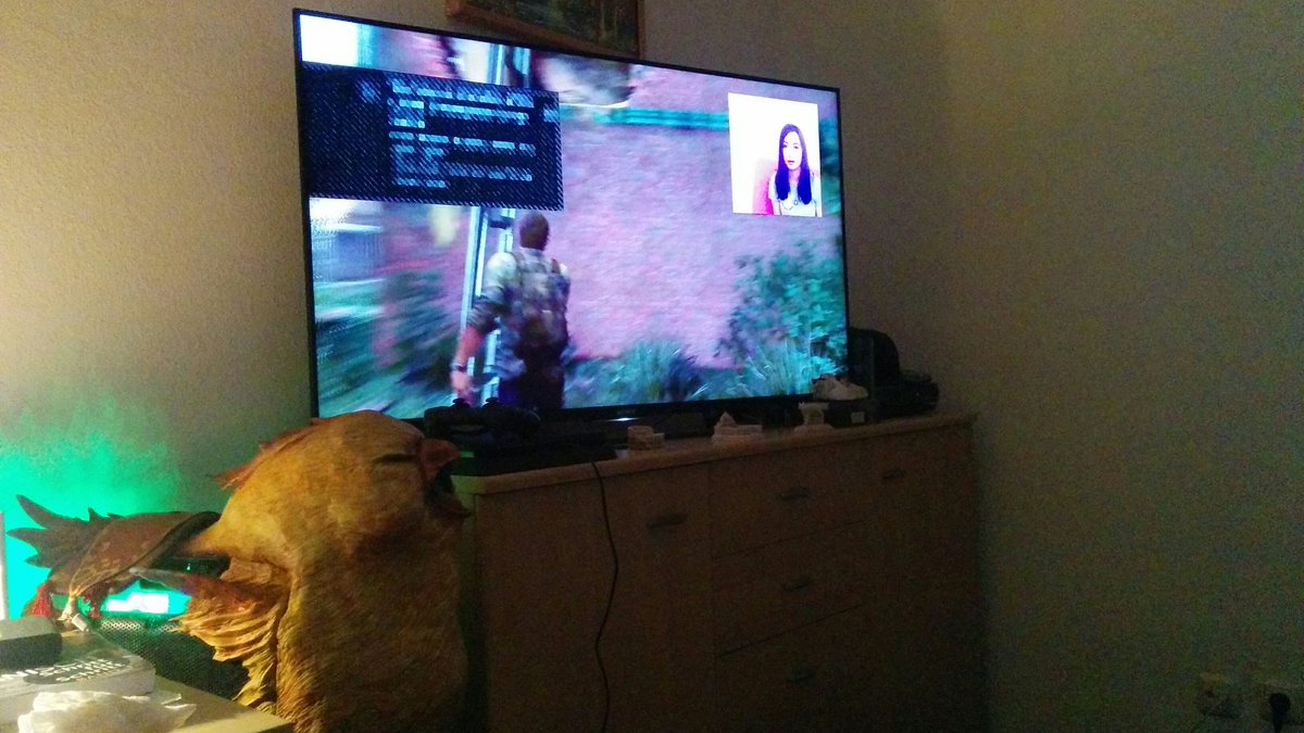 Izziano46's tweet photo. Die Streampremiere von @laserpebble auf dem Channel von @AWPBunny muss natürlich gebührend auf dem Fernseh geschaut werden #laserstream https://t.co/vPQpYPTih4