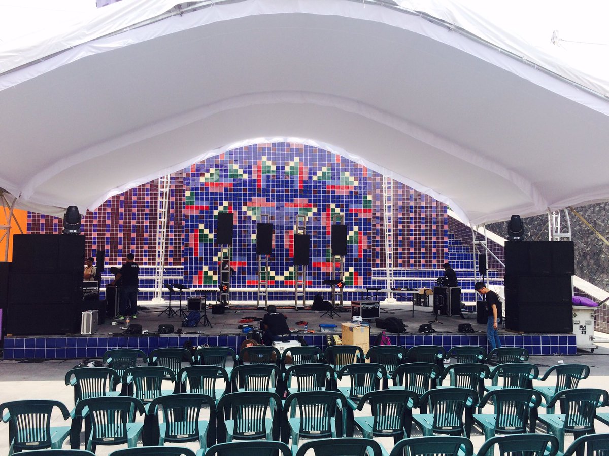 MxY2KLoopfest's tweet photo. Trabajando en los últimos detalles para arrancar el #FestivalPrincipal en @cenartmx. 16h.
#LiveLooping #MexicoLoopfest #VenAlCenart https://t.co/LmQ3pkn5nX