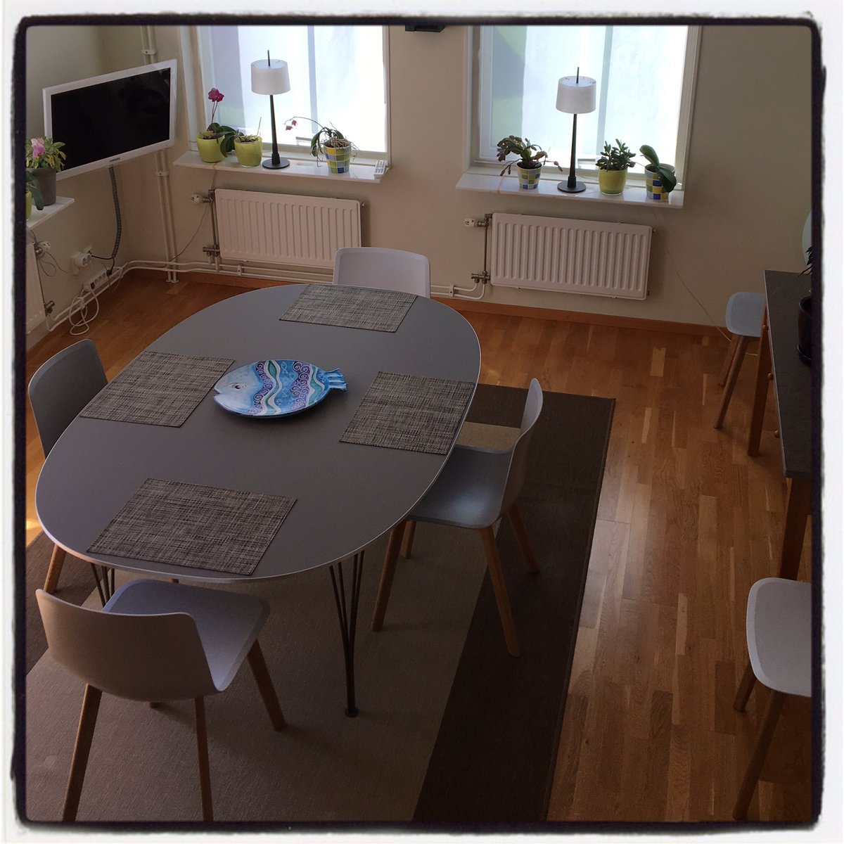 SilverSpoonProj's tweet image. Upgrading our dining furniture! 😁 Table from @fritzhansen and #FredericiaFurniture chairs❣️