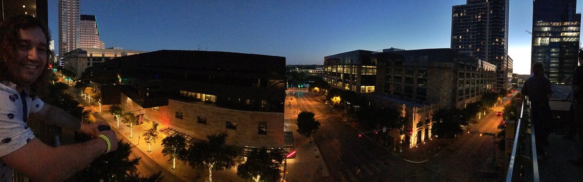 abbygarrettart's tweet photo. Hanging out on the rooftop at #NIWeek2017 party in Austinπ #STEM #ATX https://t.co/9GJ0Xi3wQN