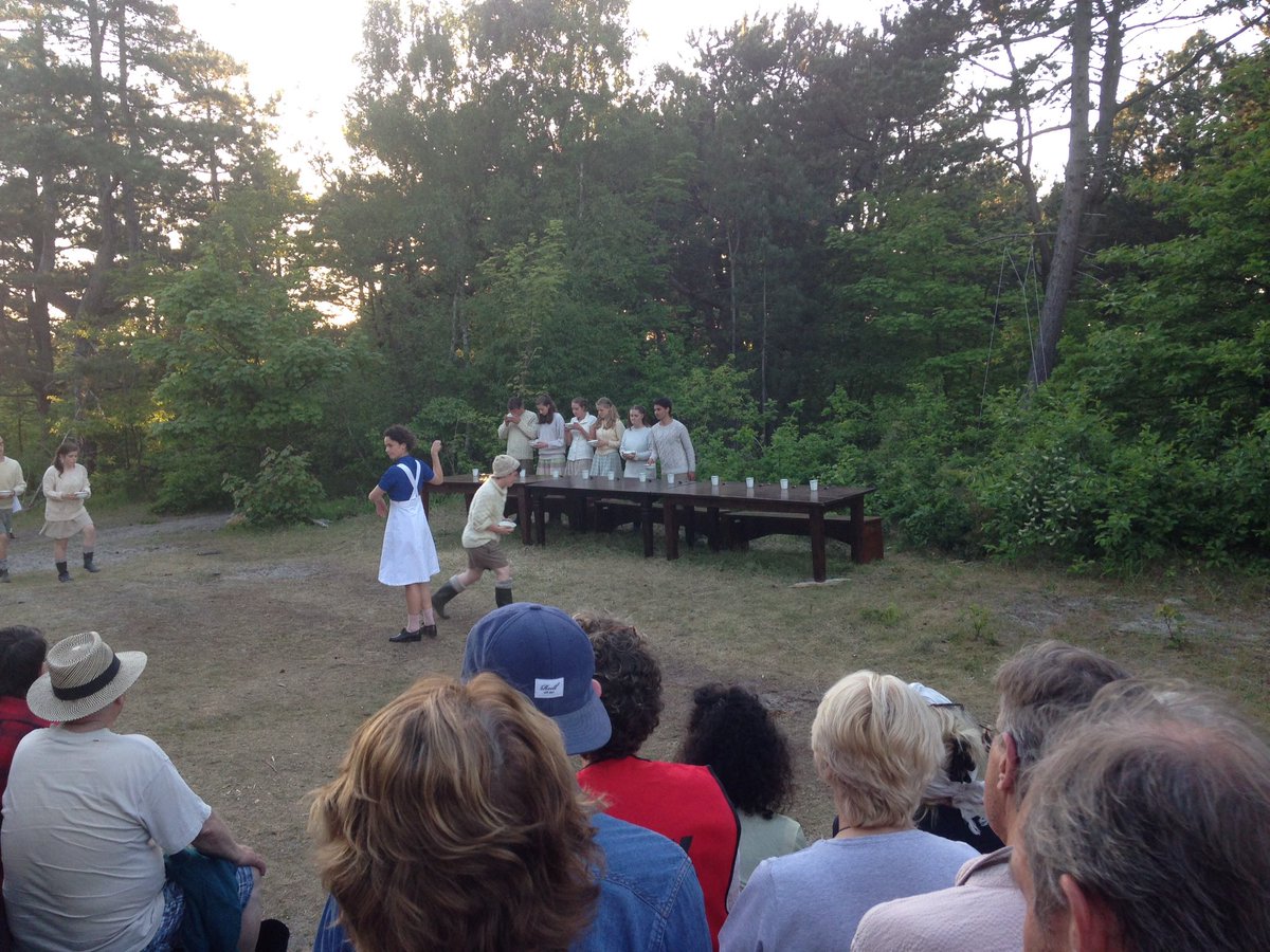 Mooie voorstelling over de bleekneusjes in biovakantieoord uit jaren 50 van @KaravaanTweet #genoten