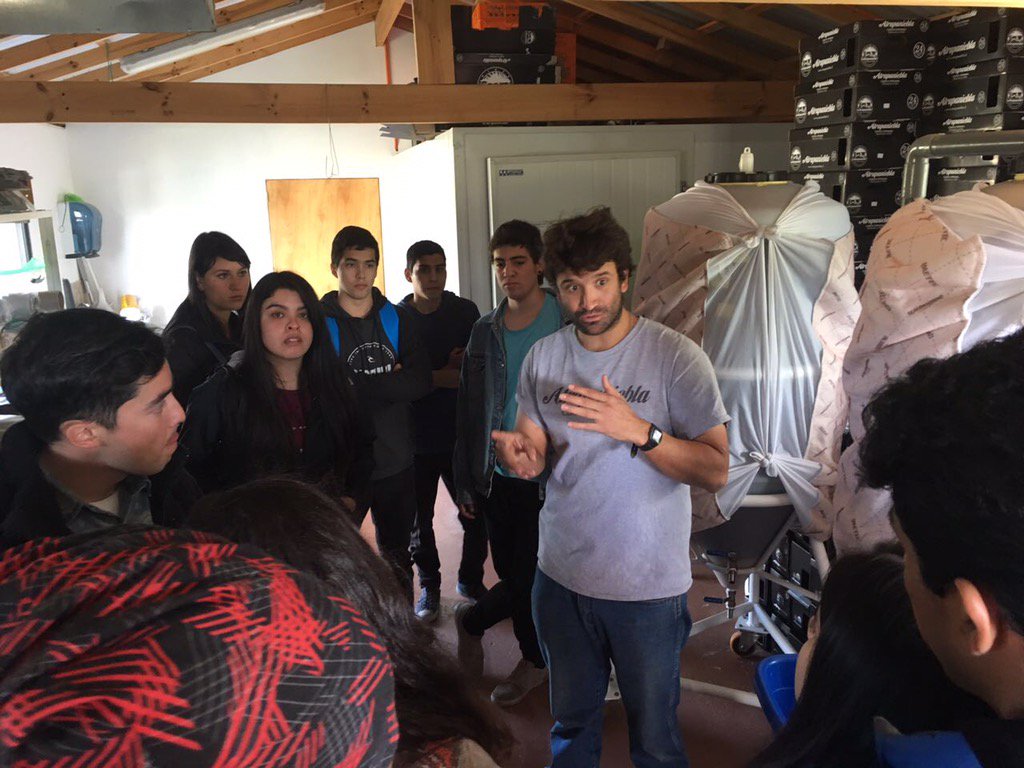 marcelochacana's tweet photo. Excelente vista de alumnos INGEGO UST-LS al gran emprendimiento @Atrapaniebla @STomasSerena @c_arayap @JimenezCangas https://t.co/TsSDjK9bfb