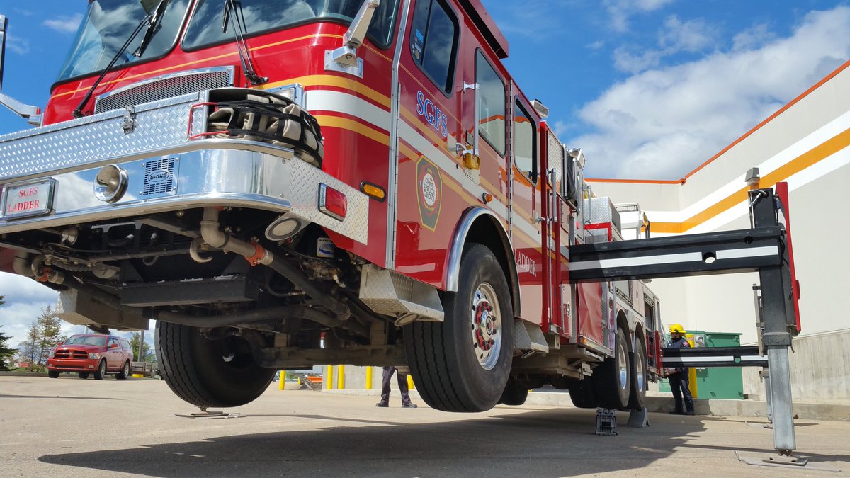 IAFFLocal3021's tweet image. Practice makes perfect! Your firefighters perfecting their skills. #aerial #nfpa1002 #sprucegrovefire