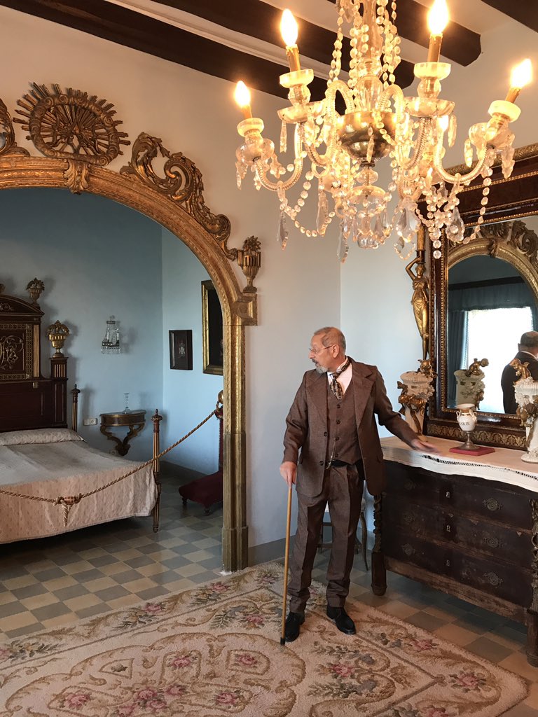 Increíble visita al Castell d'Escornalbou , magnífiques vistes i visita teatralitzada amb <a href="/FiraMuntanyum/">Fira Muntànyum</a> <a href="/costadauradatur/">Costa Daurada</a> <a href="/catexperience/">Catalunya Experience</a>