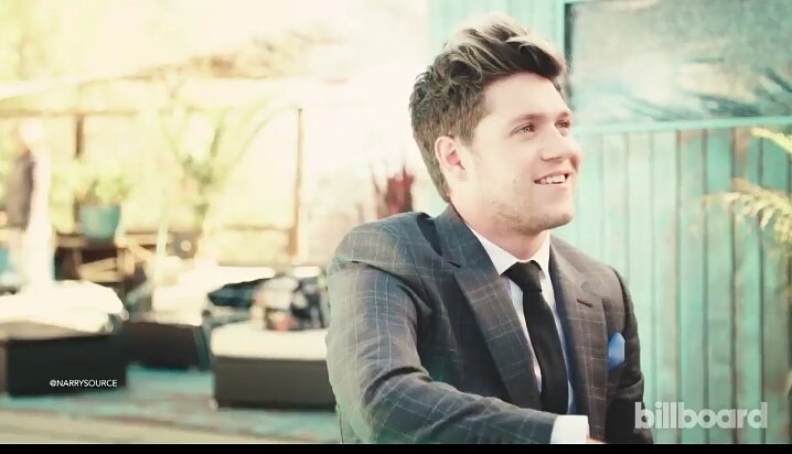 nixllmyreason's tweet photo. LA SONRISAAAAA NO CHAU ACÁ ME ENTIERRAN https://t.co/RDAuC4j6Nx